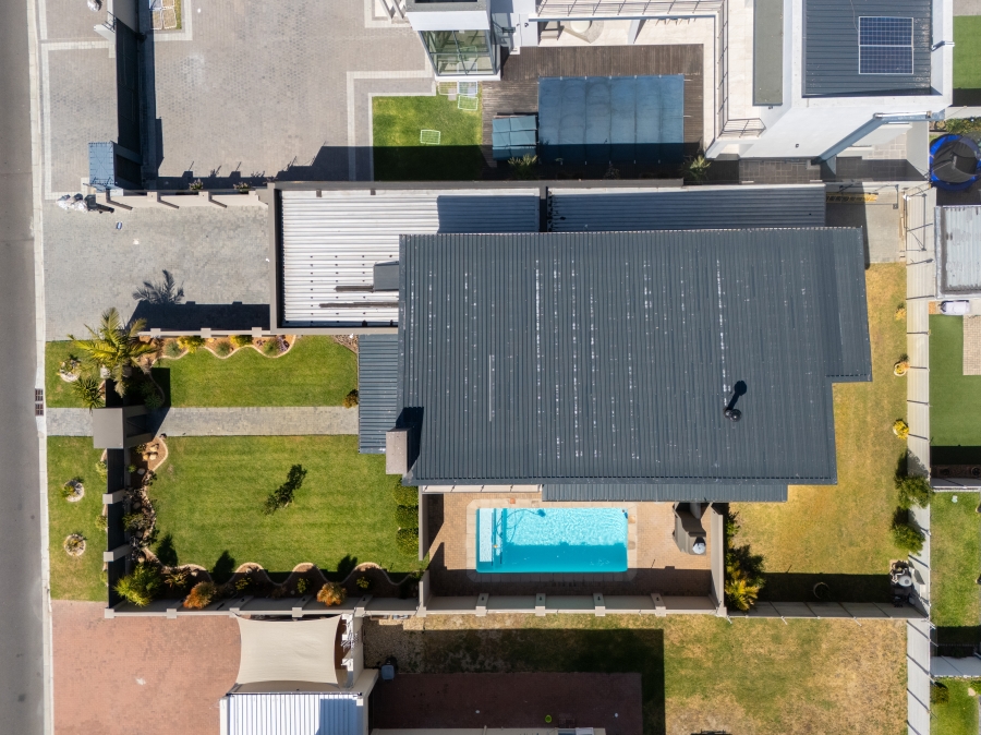 4 Bedroom Property for Sale in Parklands North Western Cape